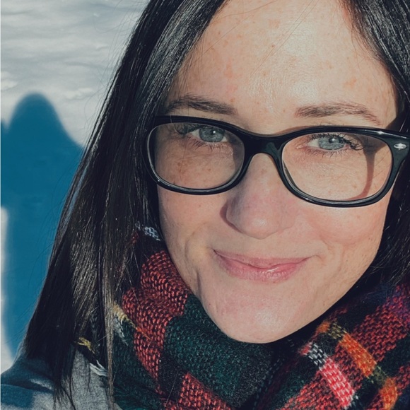 Meet your Posher, Jaime - Picture 3 of 3